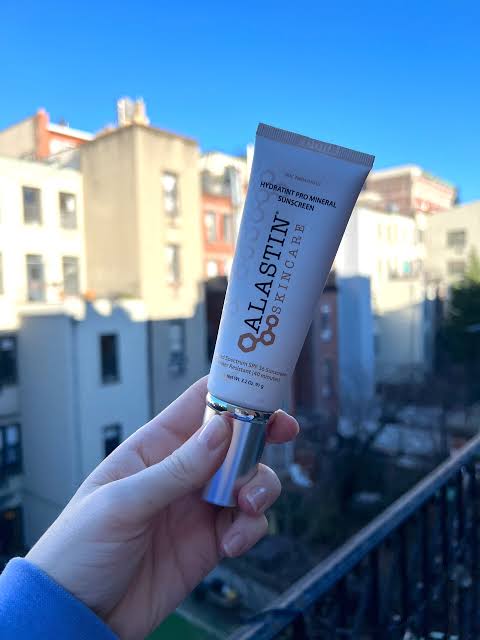 ALASTIN HydraTint Pro Mineral Sunscreen SPF 30